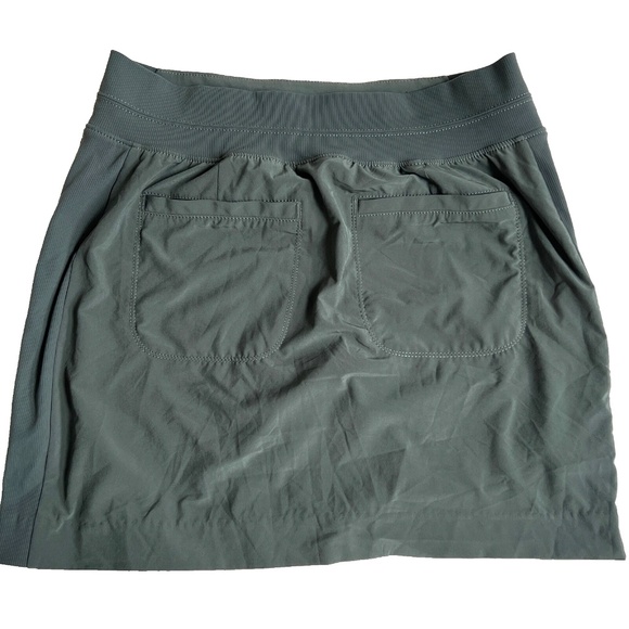 Athleta Skort Size 6 Green Pull On Front Back Pockets 9" Rise - Picture 5 of 8